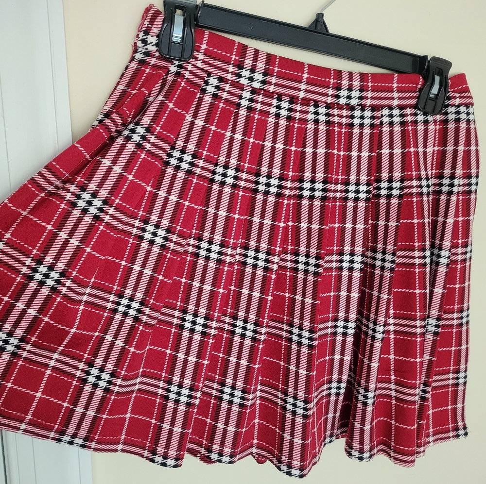 Red flowy skirt size medium